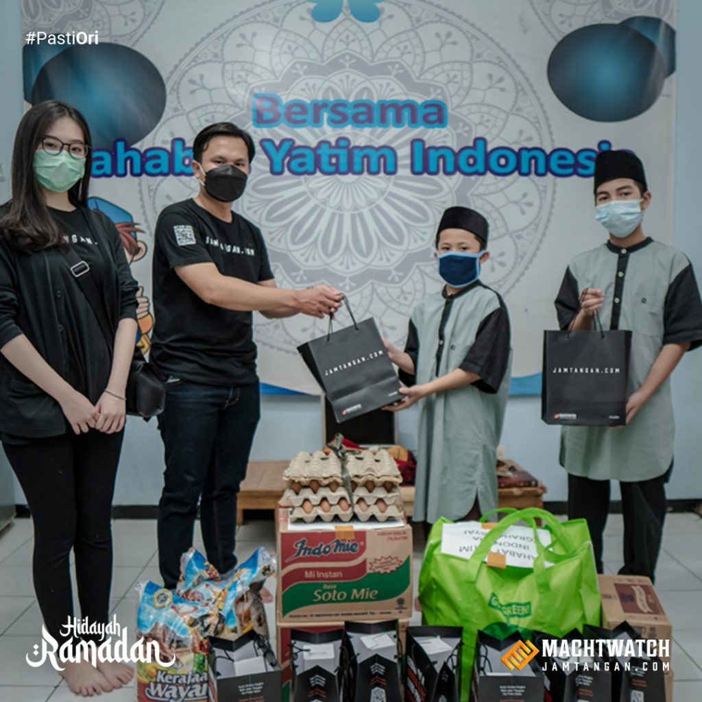 Jamtangan.com Berbagi memberikan santunan kepada 4 panti asuhan di wilayah Jakarta-Tangerang 
