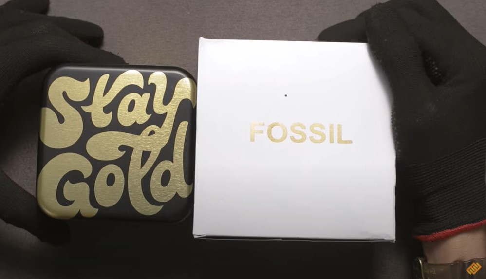 Cara membedakan jam tangan Fossil asli dan palsu lewat box dan manual book