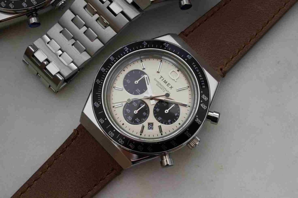 Seri chronograph Q-Timex Collection dengan dial panda