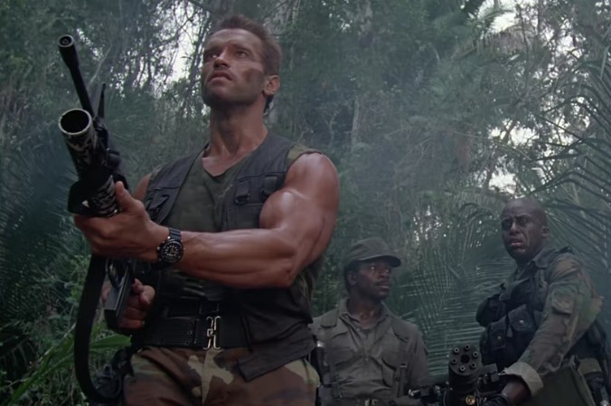 Arnold Schwarzenegger menggunakan Seiko Arnie tahun 1987 pada film Predator.