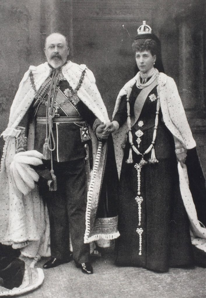 King Edward VII dan Queen Alexandra menggunakan Cartier.