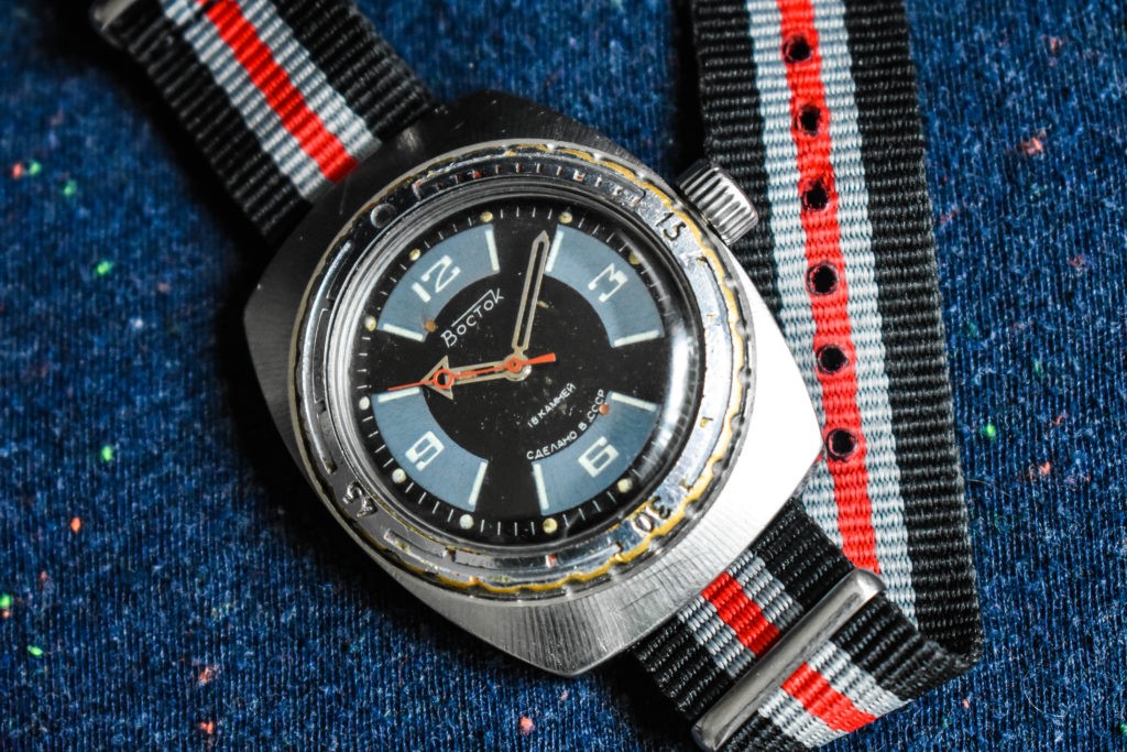 Jam tangan Vostok Amphibia.
