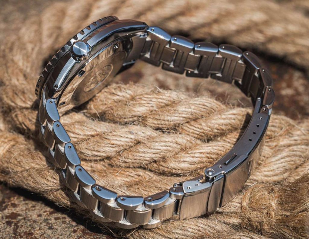 Bracelet yang digunakan pada Seiko SLA073J1