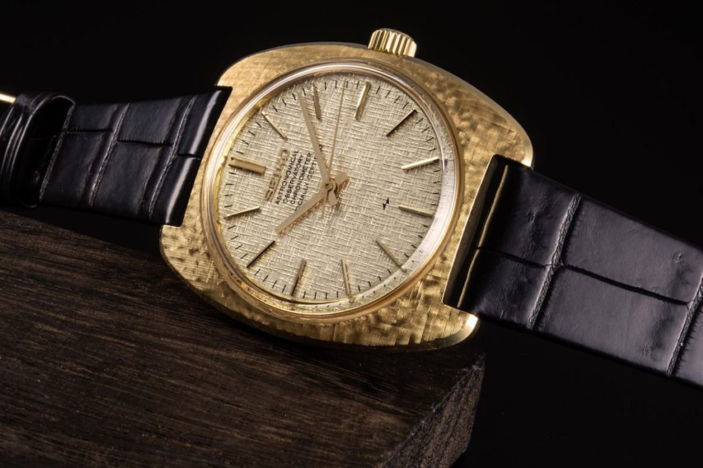 Seiko Astronomical Observatory Chronometer 45GSN yang memiliki case emas