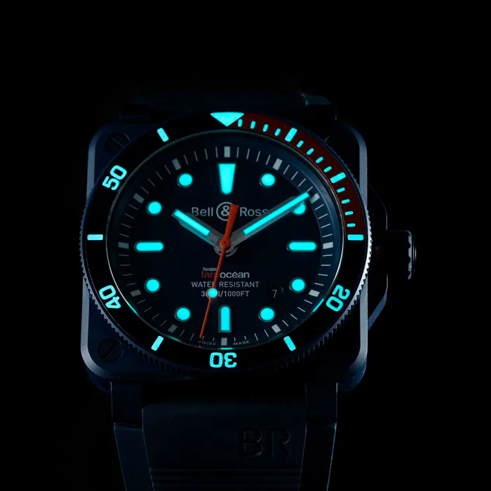 Bell & Ross BR 03-92 Diver Tara dengan lapisan Super-LumiNova 