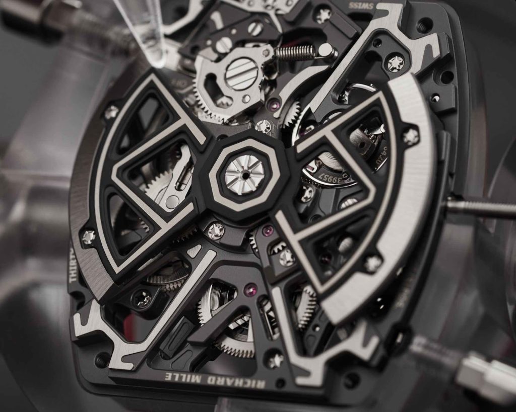 Butterfly rotor pada RM 35-03 Automatic Rafael Nadal memiliki 2 arm