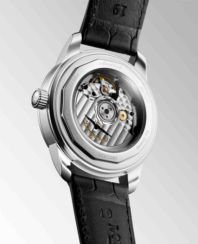 Movement caliber L896.5 memiliki power reserve 3 hari