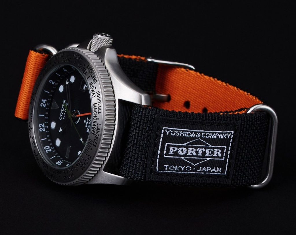 Tampilan jam tangan Citizen × Porter GMT World Time