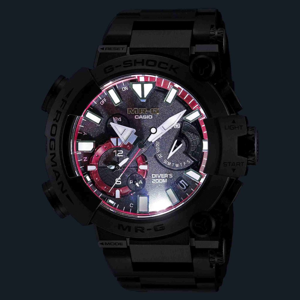 G-Shock MR-G Frogman BF1000B-1A dengan fitur Super Illuminator (high-brightness LED light)
