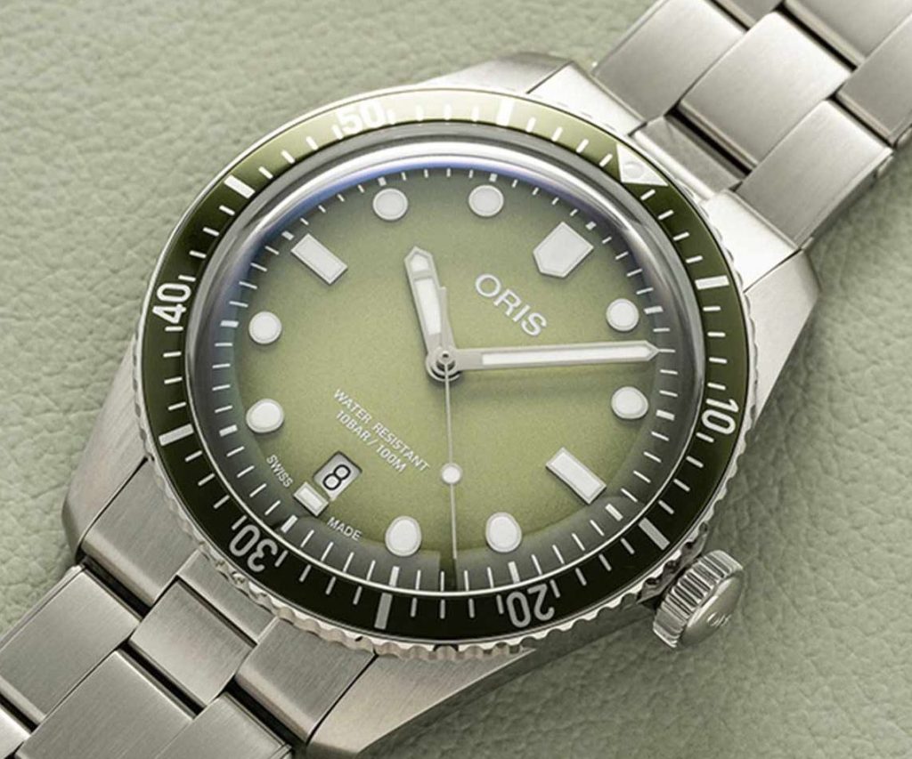 Dial Divers Sixty-Five Date