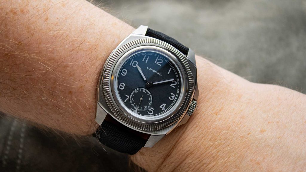 Longines Pilot Majetek Pioneer Edition saat dipakai di pergelangan tangan