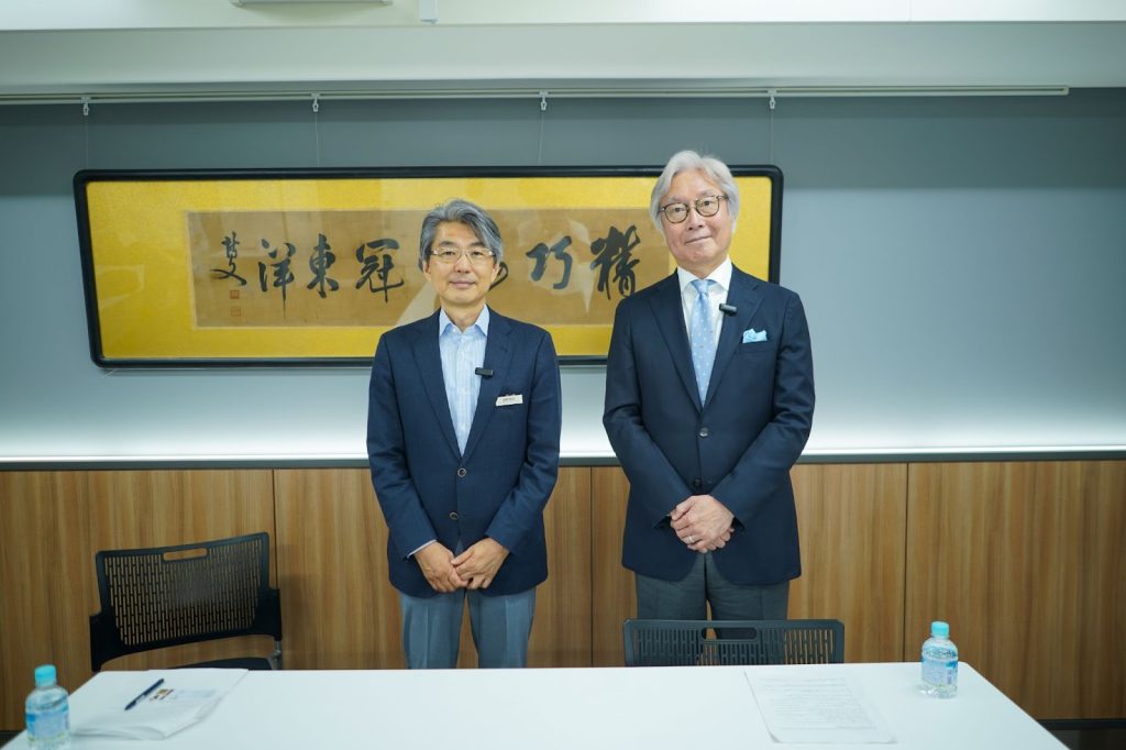 Direktur Seiko Museum Ginza, Shuntaro Ishii (kanan) & Deputi Direktur Seiko Museum Ginza Noboru Miyadera (kiri)