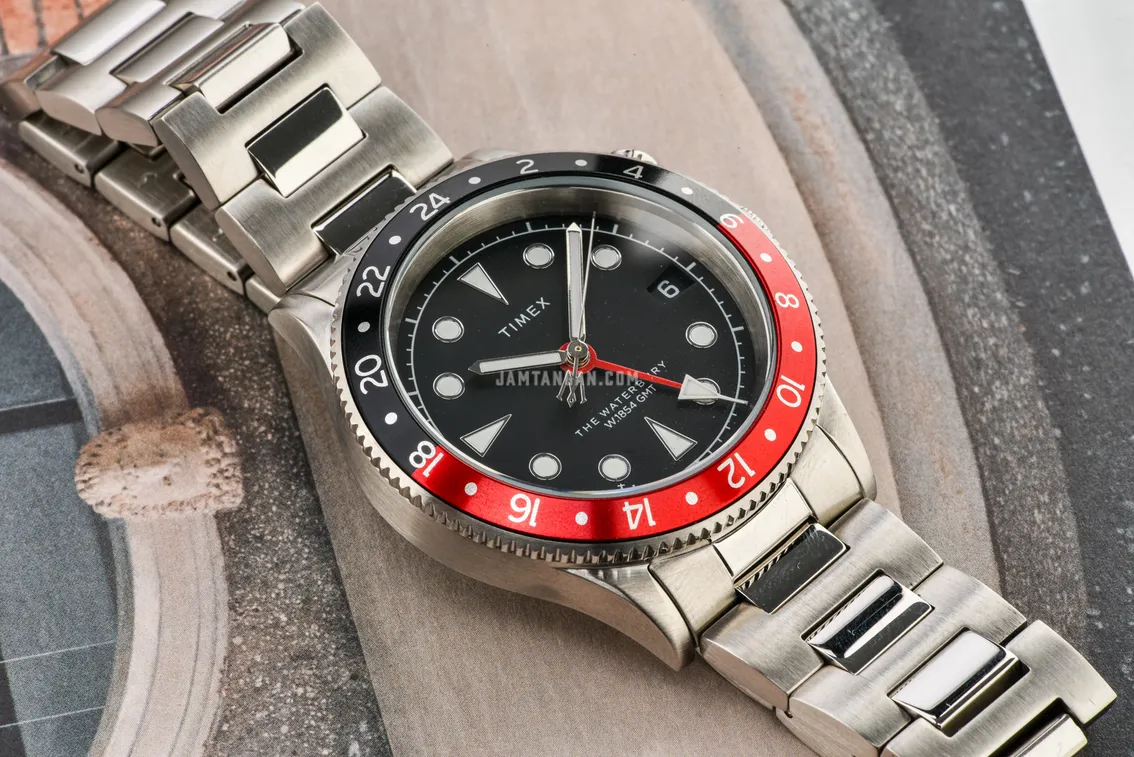 Timex Waterbury Traditional GMT TW2W22700 Coke Bezel