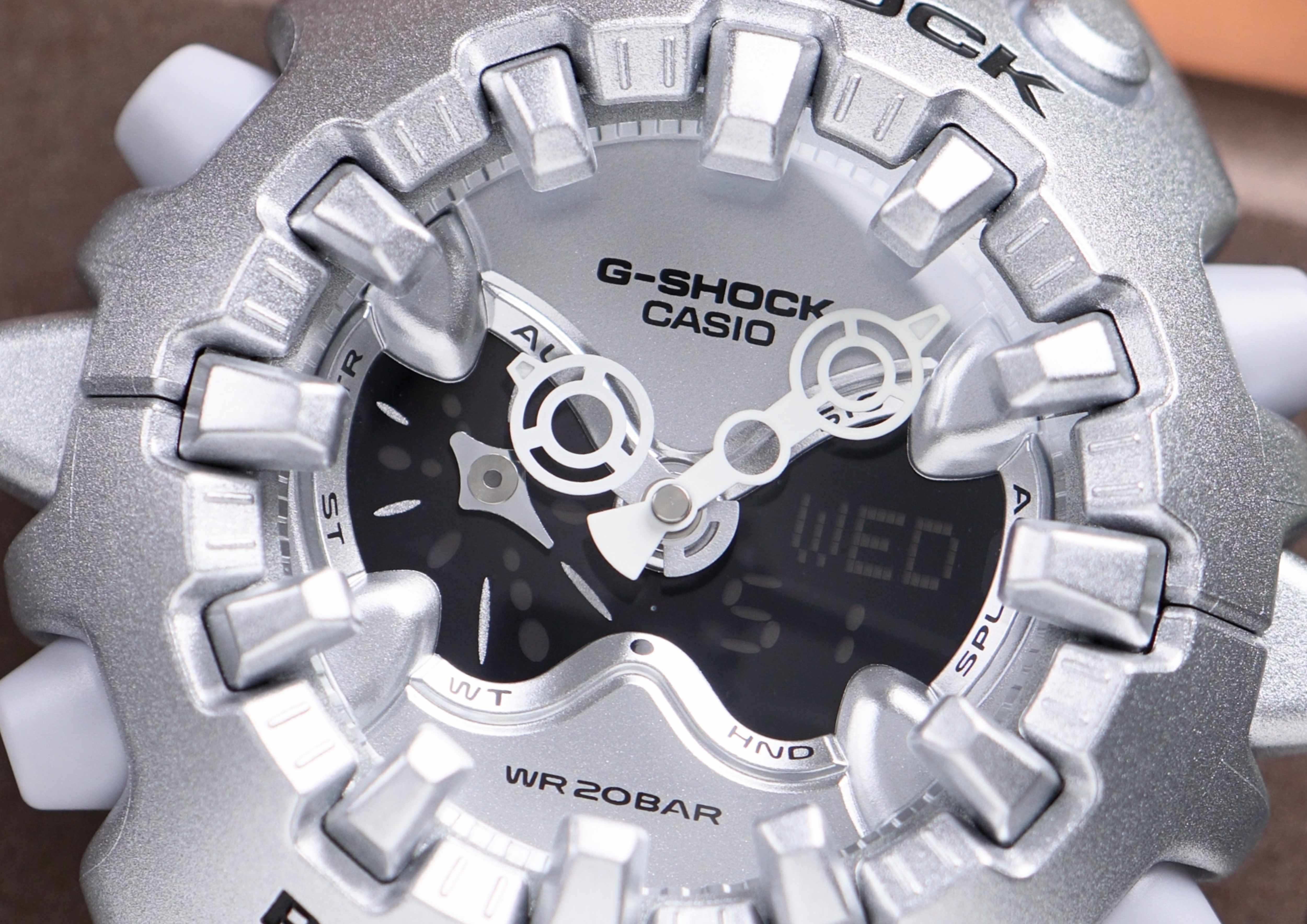 hands G-Shock GA-V01A-8AJF
